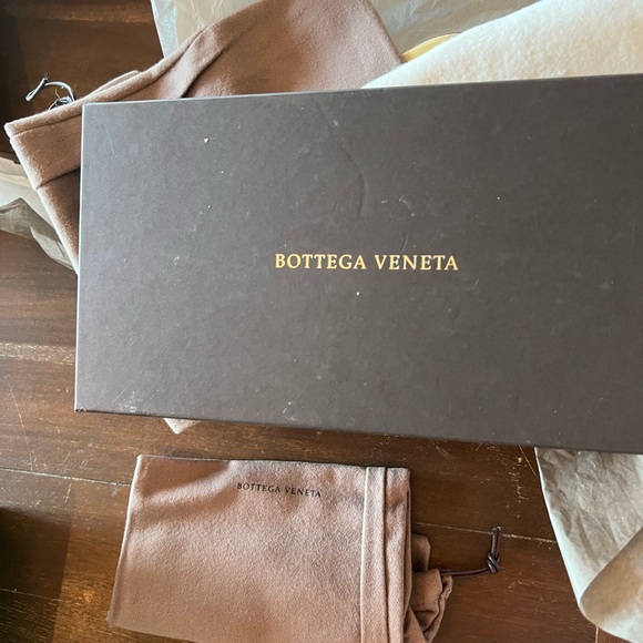 Bottega Veneta women’s size 39 never worn new in box with dust bag - Picture 6 of 11